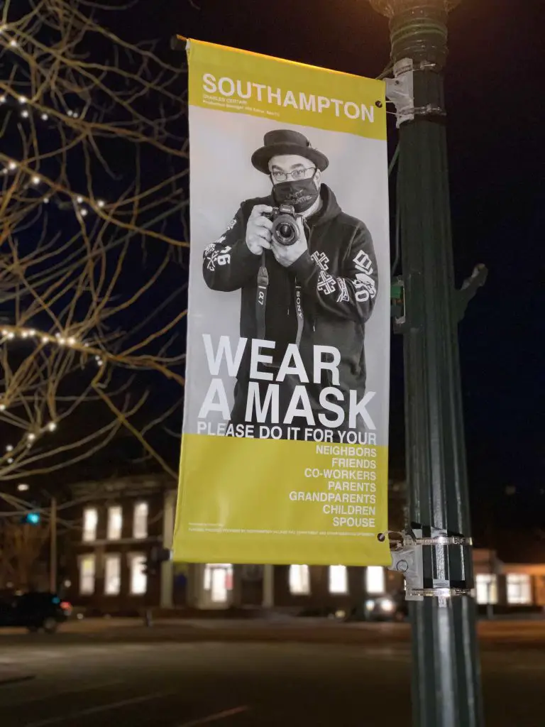 wear a mask pole banner